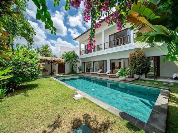 4BR Villa In Kayu Tulang in Canggu