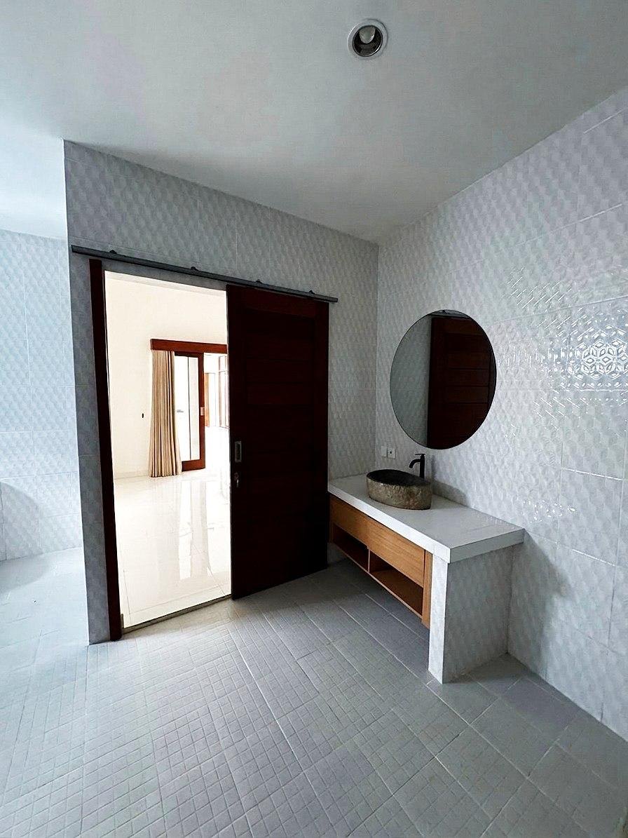 4BR Villa In Canggu — photo 9